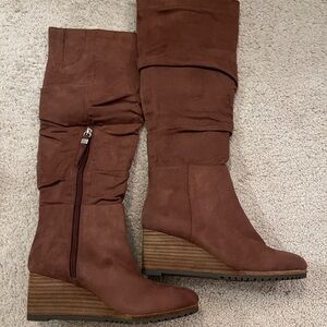 NWT Dr. Scholls wedge heel pink suede knee boots, Size 6